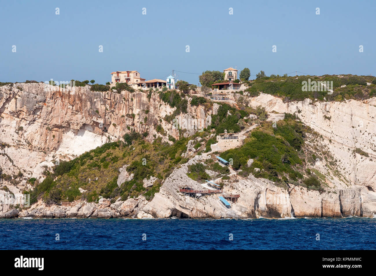 La falaise de l'île de Zakynthos avec escalier pour la mer, la Grèce Banque D'Images