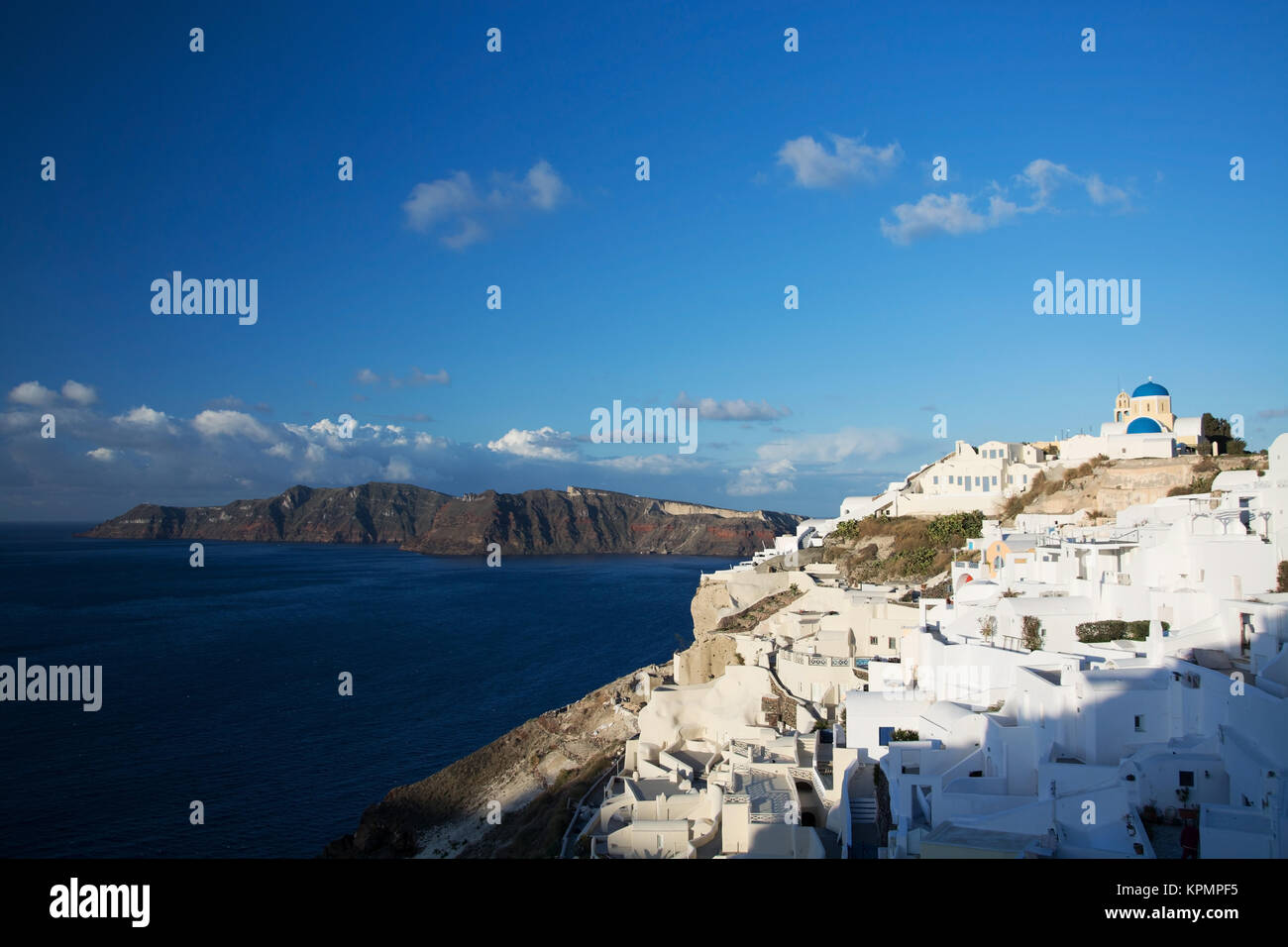 Oia auf der Insel Thera Thira, de l'Oder, ist eine kleine Stadt auf dem giechischen Archipel Santorin auf den istrien. Banque D'Images