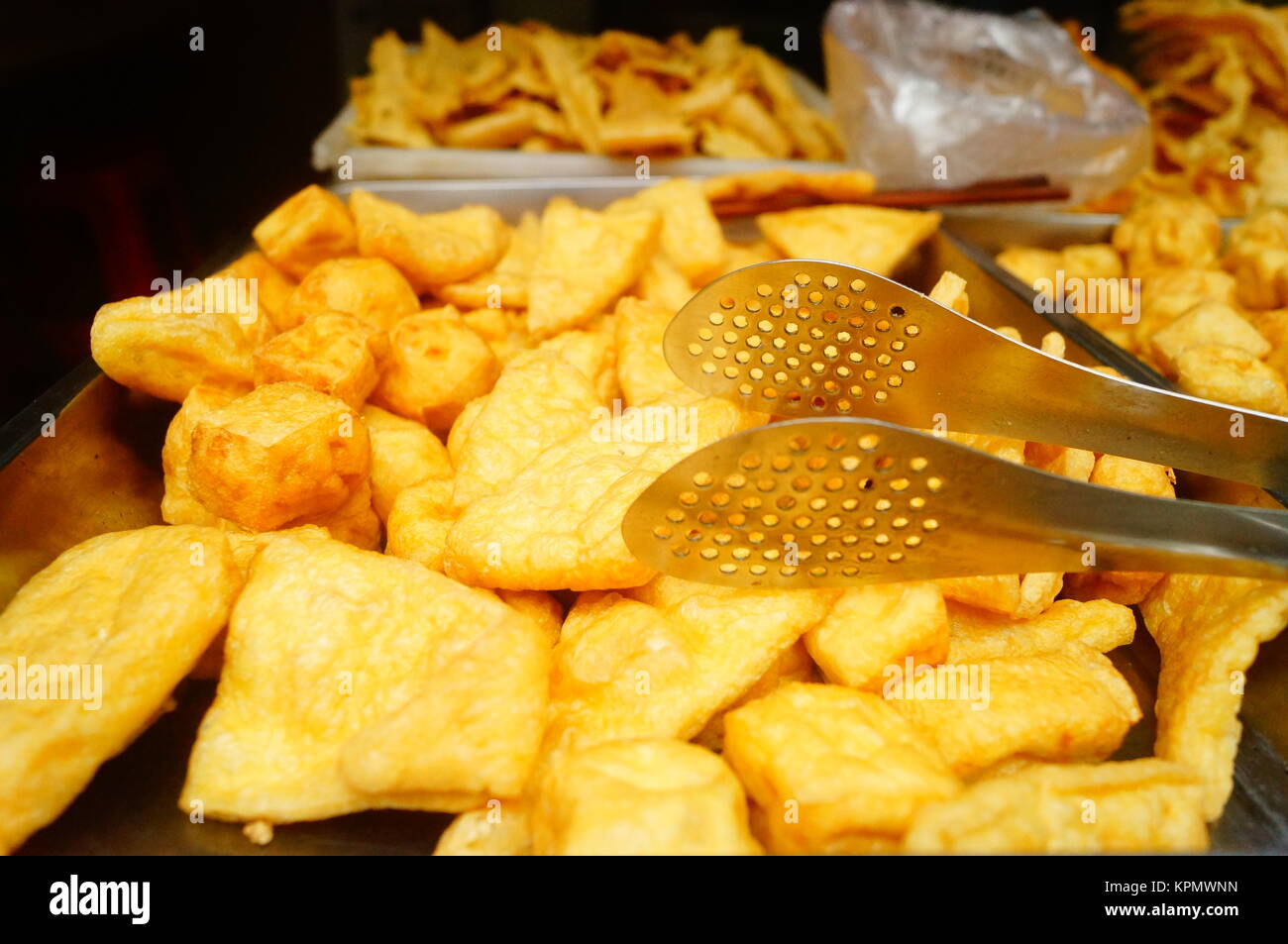 L'alimentation traditionnelle chinoise, du tofu frit Banque D'Images