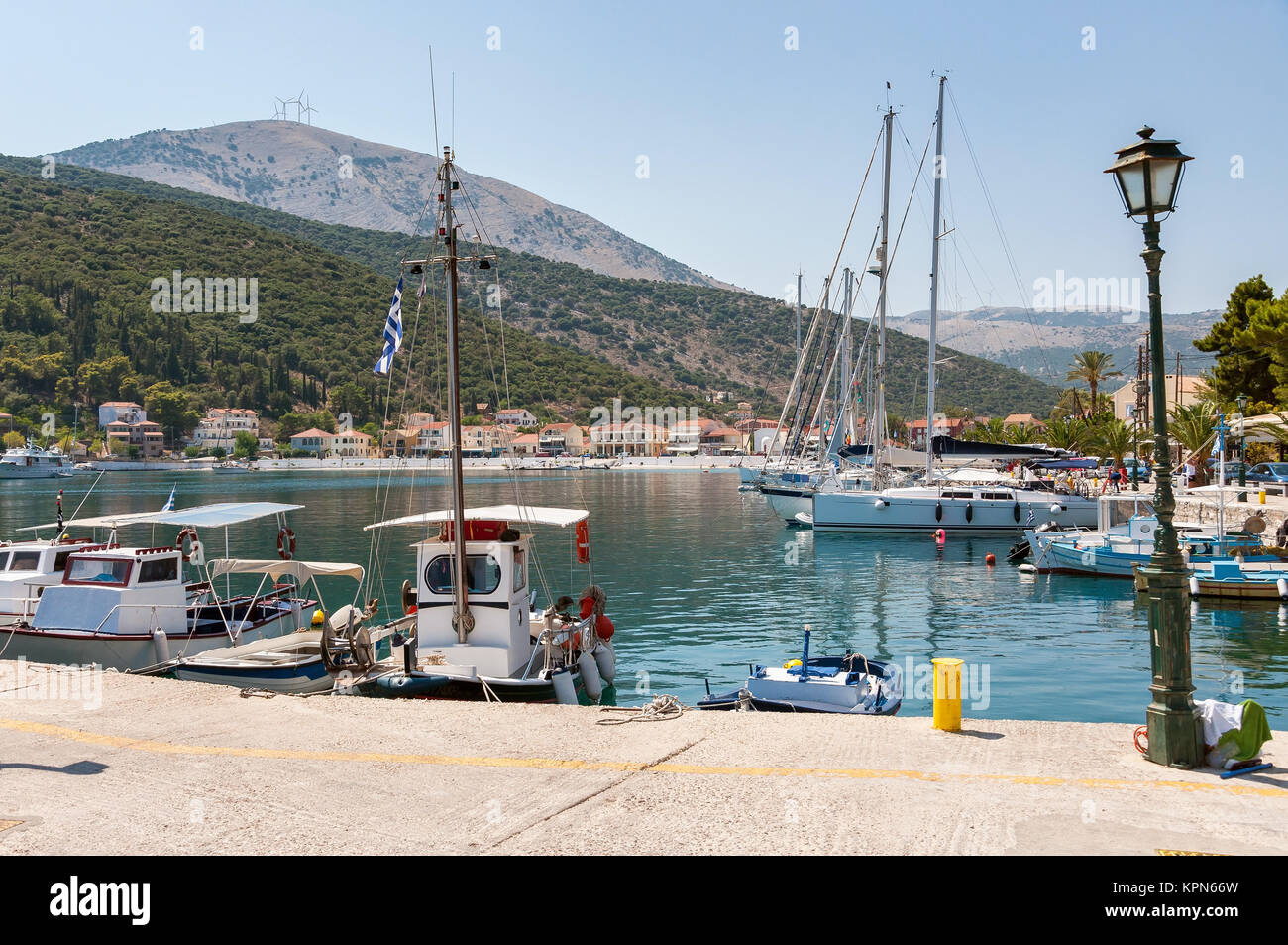 Yachts à Agia effimia port sur Kefalonia Banque D'Images