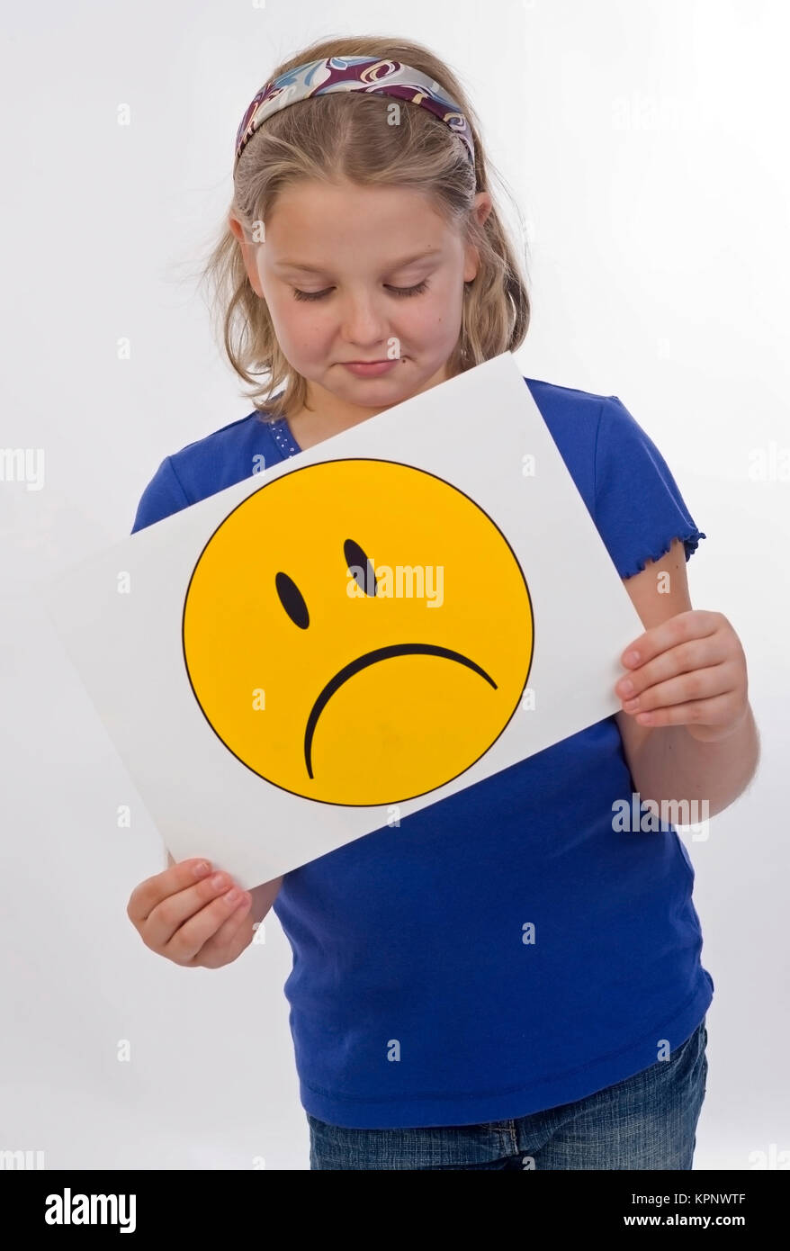 Modèle libération , Maedchen, 8 Jahre traurigem Smileygesicht, mit femme