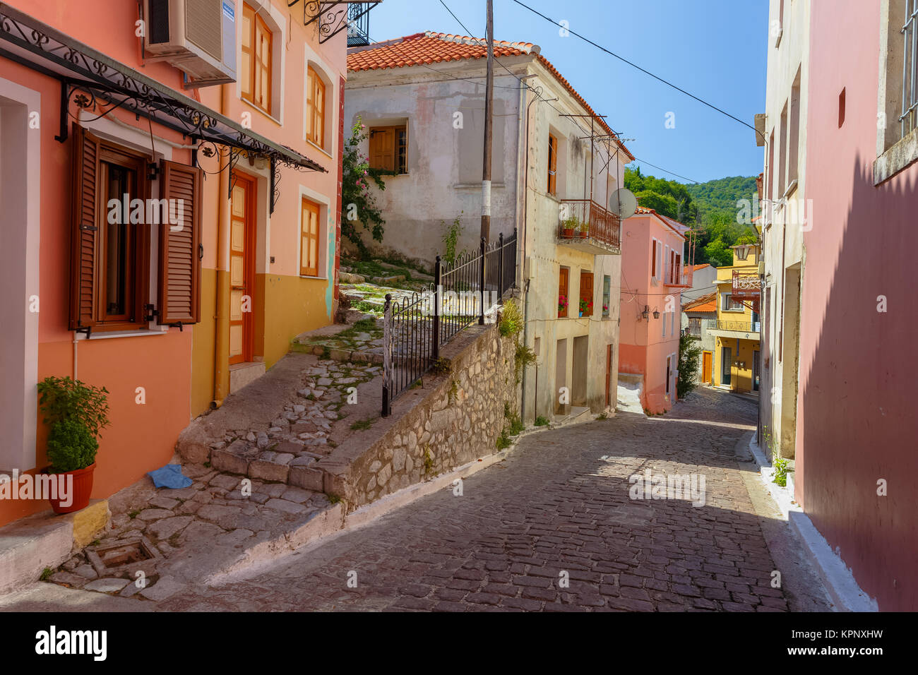 Le village pittoresque d'Agiasos est situé dans la partie sud de l'île de Lesbos et c'est célèbre pour les bâtiments et églises pittoresques Banque D'Images