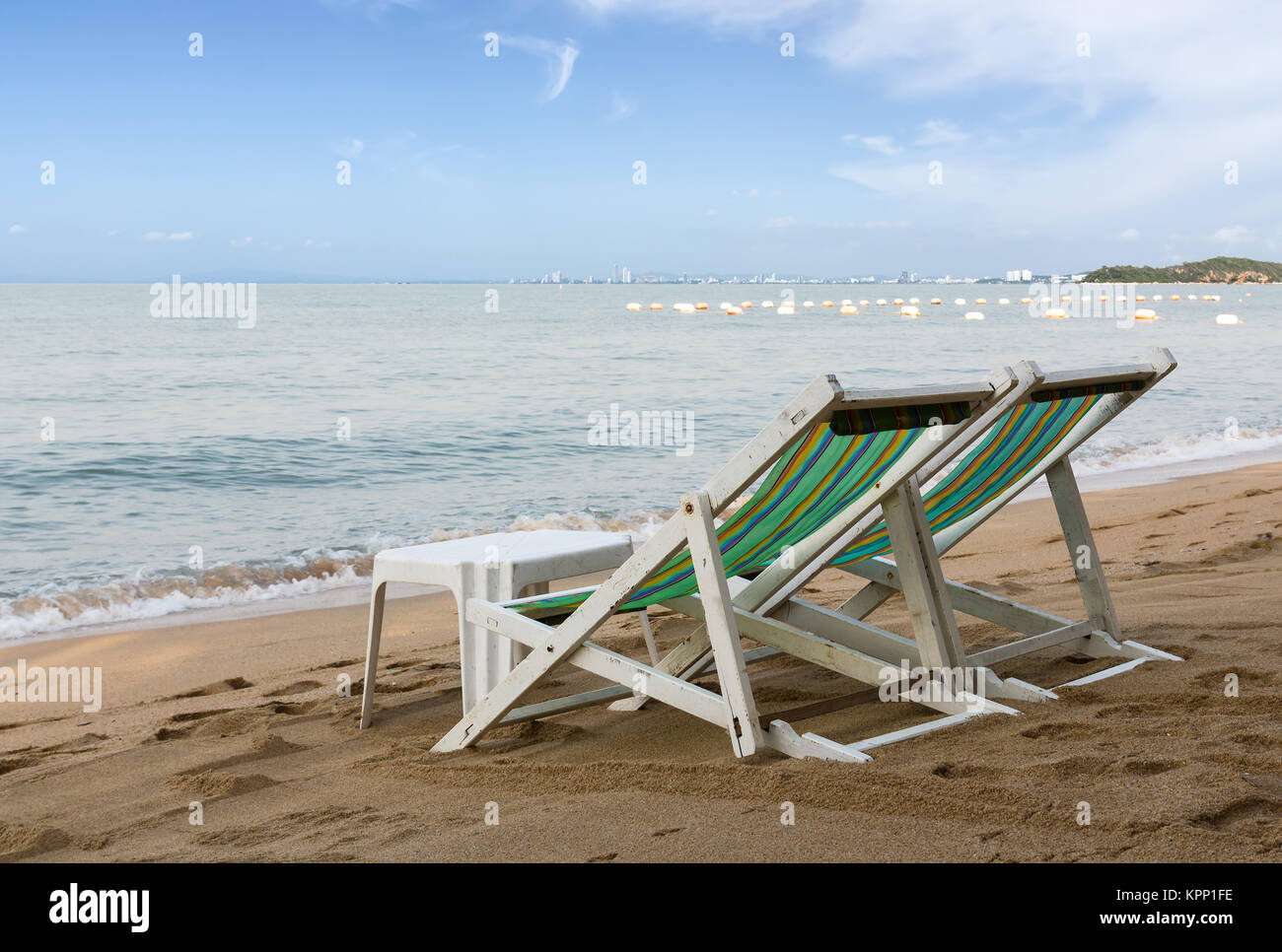 Chaise de plage sur la plage à Pattaya Banque D'Images
