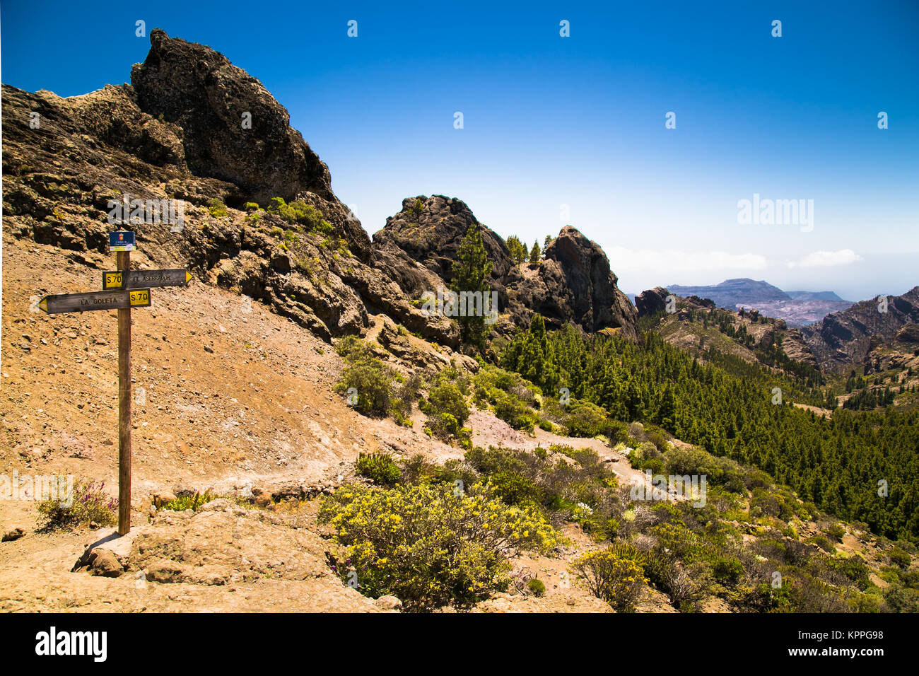 Guide sur Pico de las Nieves le point le plus haut , l'Espagne. Banque D'Images