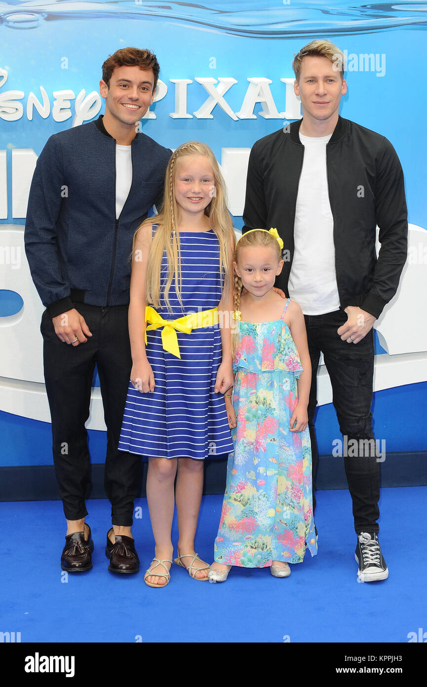 Tom Daley et Dustin Lance Black assister à la projection de gala du Royaume-Uni de trouver Dory à Odéon Leicester Square à Londres. 10 Juillet 2016 © Paul Treadway Banque D'Images