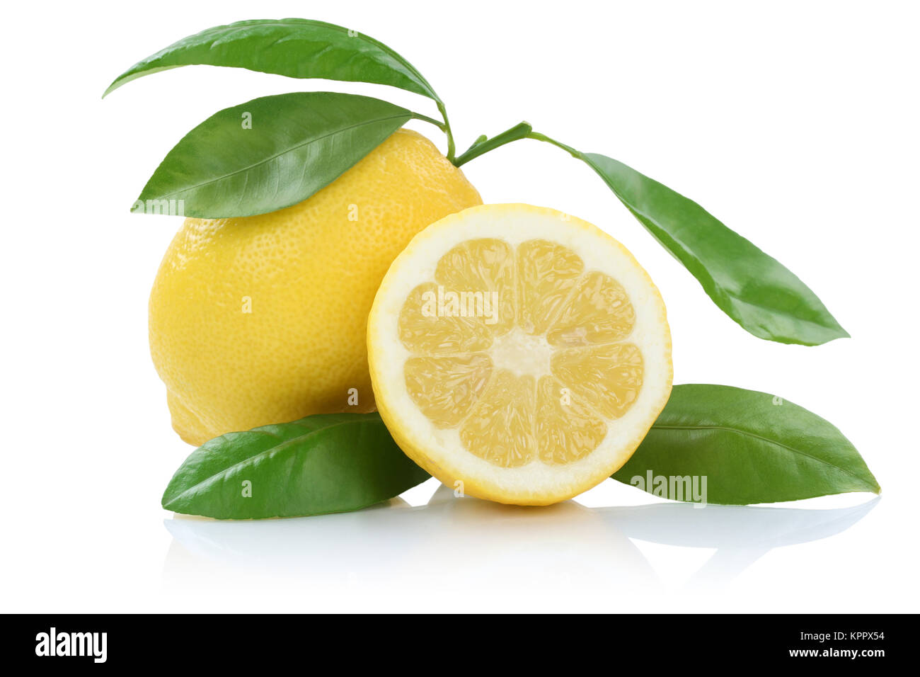 Zitrone Früchte Freisteller freigestellt isoliert vor einem weissen Hintergrund Banque D'Images