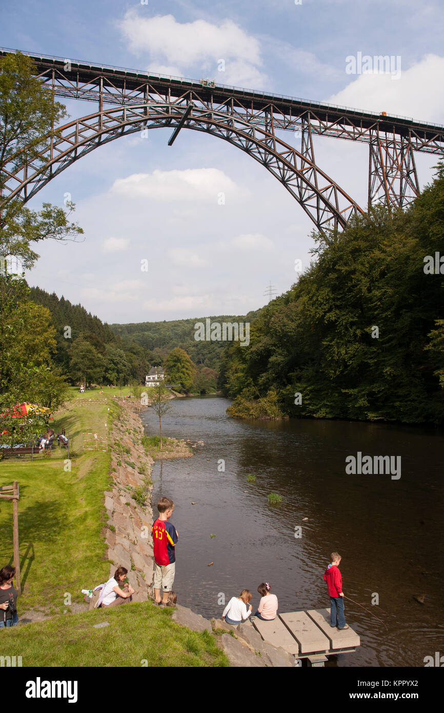 L'Allemagne, la région de Bergisches Land, le Muengstener bridge près de Solingen. France, région du Bergisches Land, die Bruecke Muengstener bei Solingen. Banque D'Images