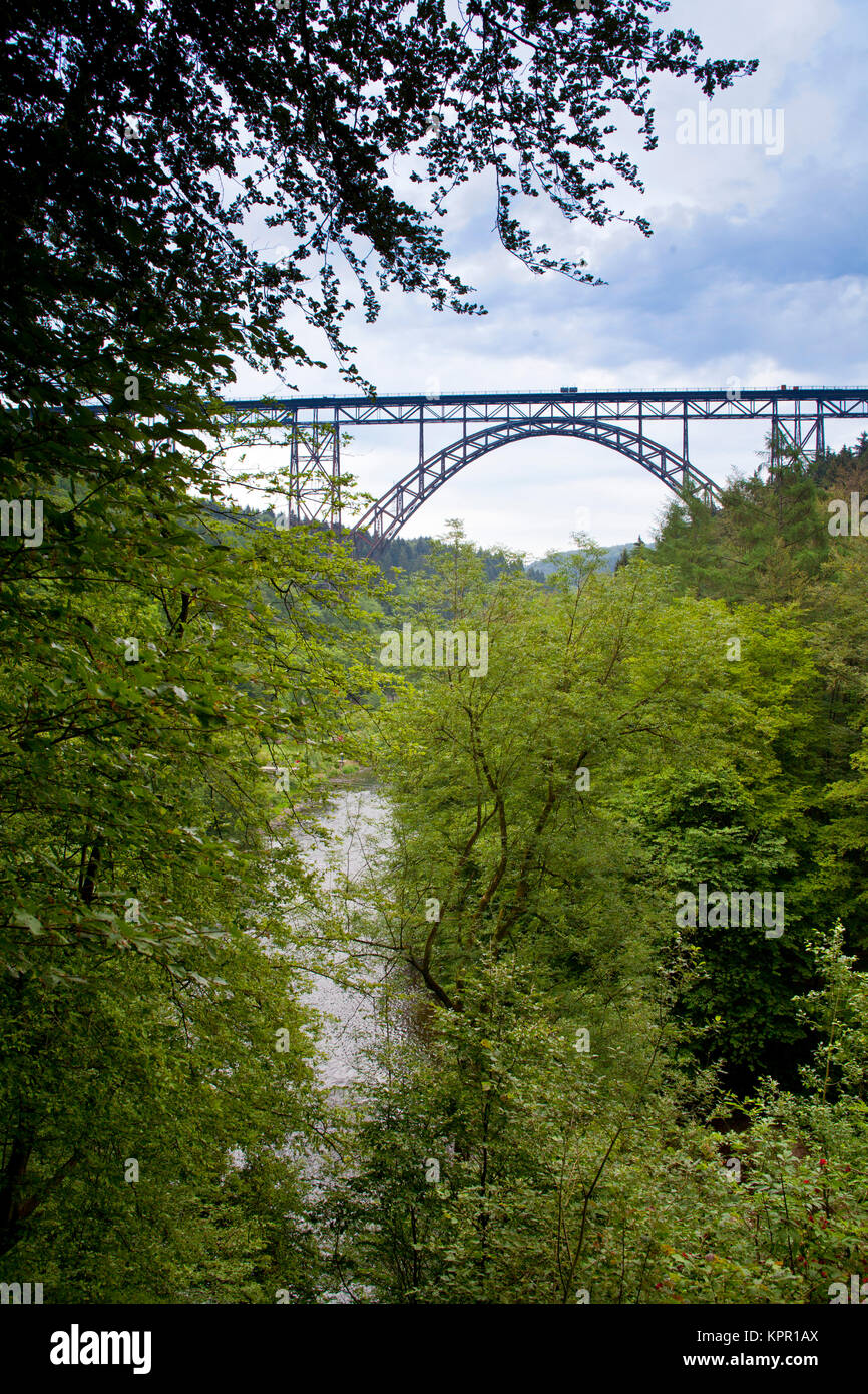 L'Europe, l'Allemagne, la région de Bergisches Land, le Muengstener bridge près de Solingen. Europa, Deutschland, région du Bergisches Land, die Bruecke Muengstener bei Banque D'Images