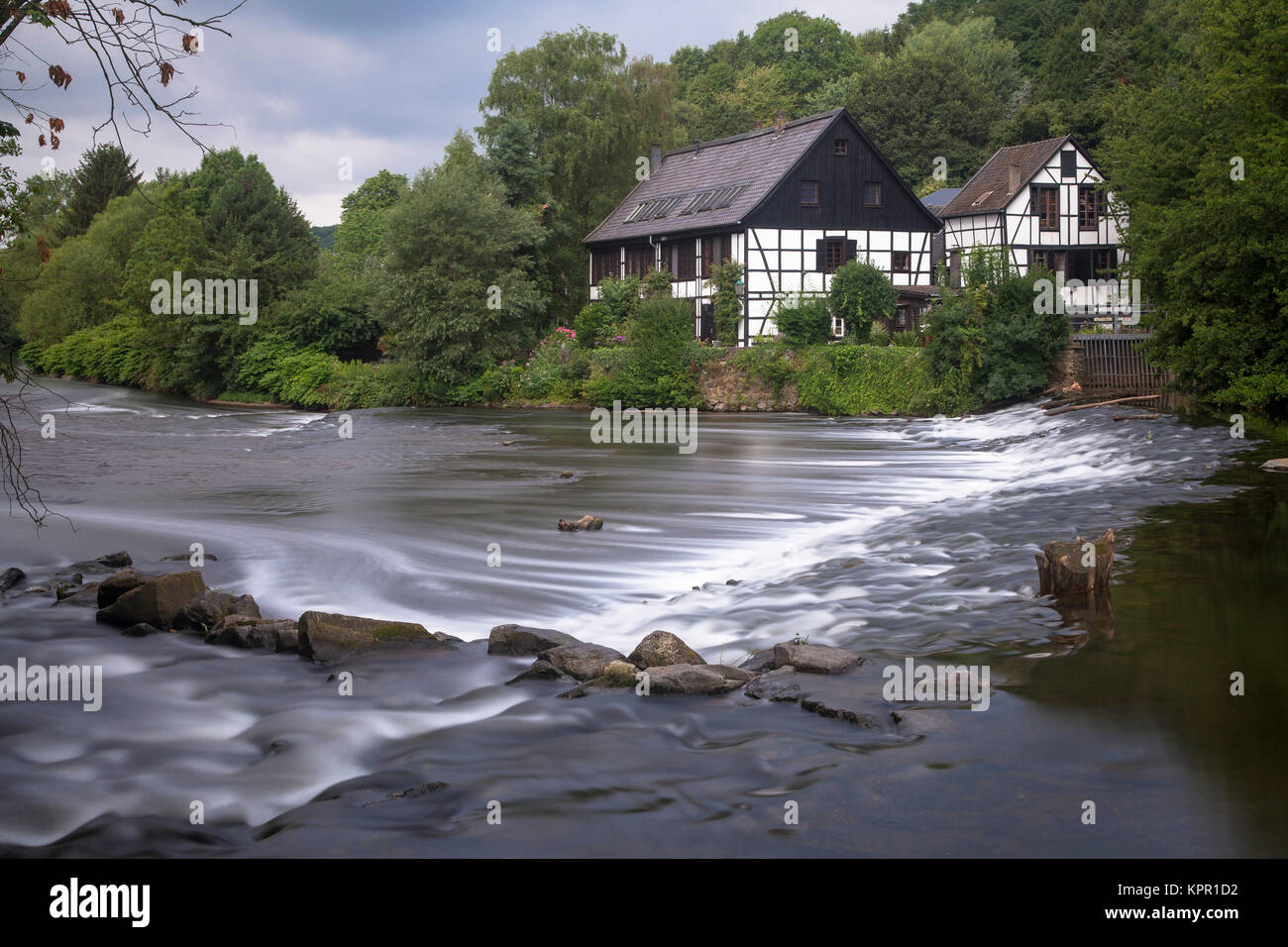 L'Europe, l'Allemagne, la région de Bergisches Land, Solingen, le Wipperkotten à la rivière Wupper. Europa, Deutschland, région du Bergisches Land, Solingen, der le Wipp Banque D'Images