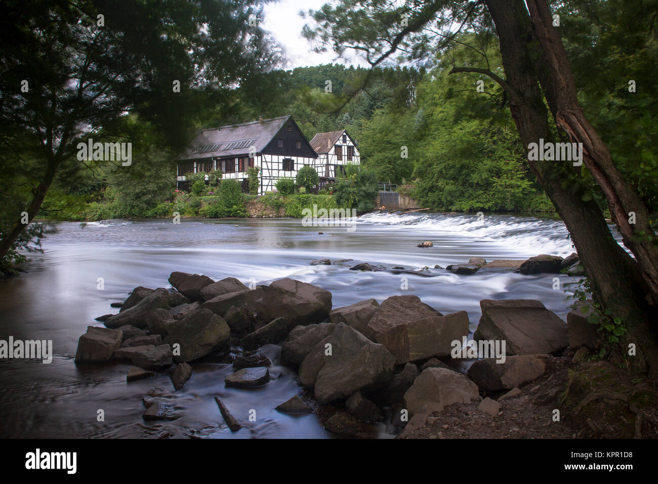 L'Europe, l'Allemagne, la région de Bergisches Land, Solingen, le Wipperkotten à la rivière Wupper. Europa, Deutschland, région du Bergisches Land, Solingen, der le Wipp Banque D'Images