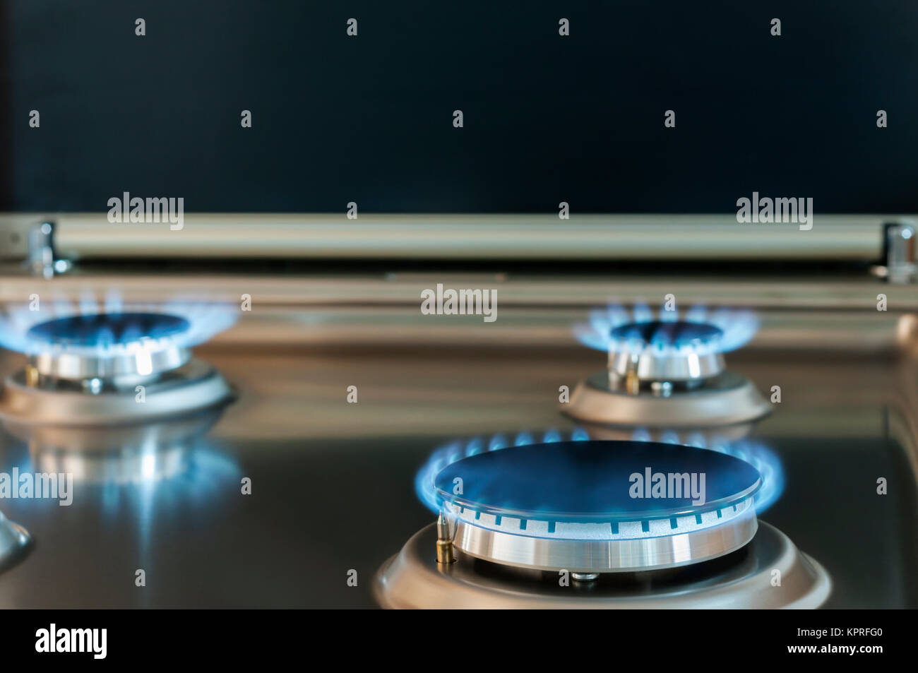 Gasflamme Gasherd von einem aus Edelstahl mit Textfreiraum. Banque D'Images