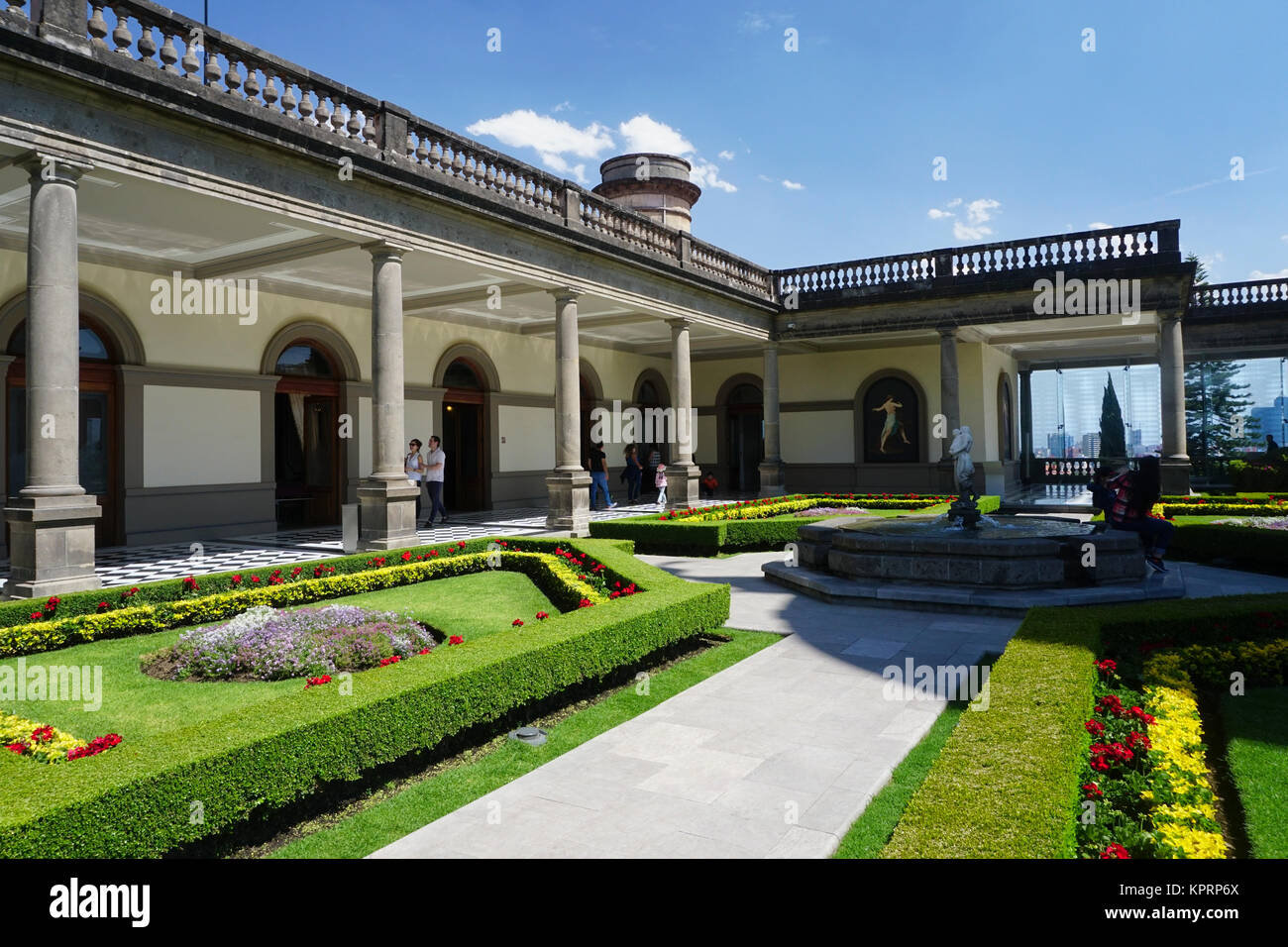 Le jardin, (El Jardin) Château de Chapultepec dans le parc de Chapultepec, Mexico, Mexique Banque D'Images