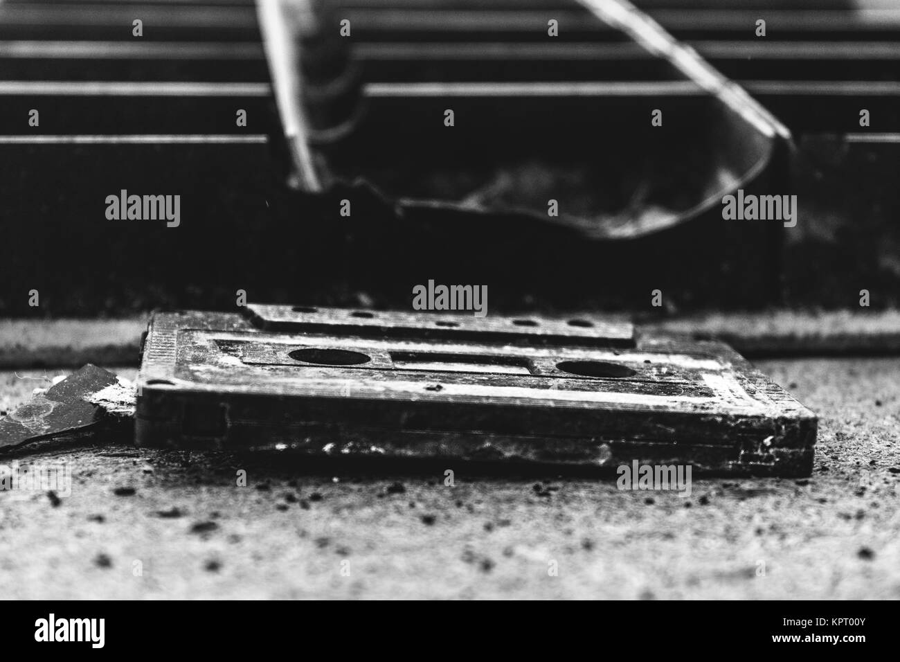 Vieille Compact Cassette avec bande magnétique Banque D'Images