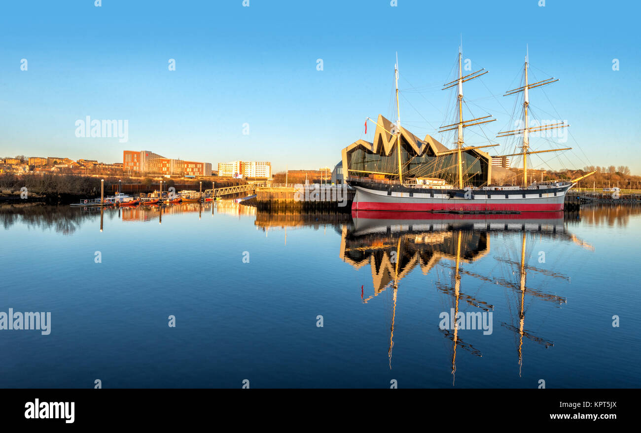 Glasgow Riverside Museum & Le grand voilier (Glenlee) Banque D'Images