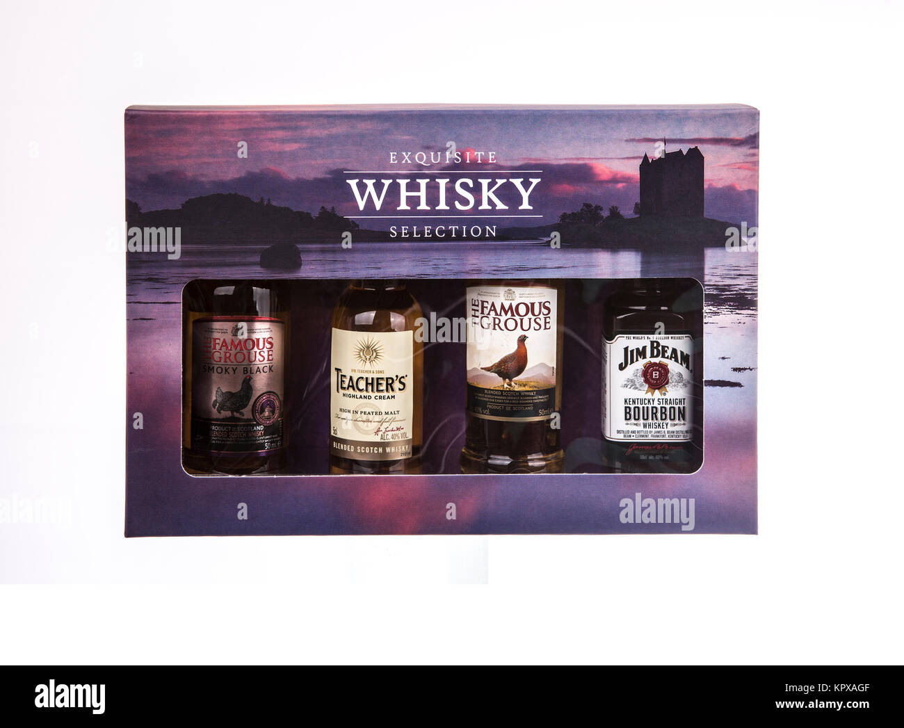 SWINDON, Royaume-Uni - le 17 décembre 2017 : Une sélection de Whisky gift set on a white background Banque D'Images