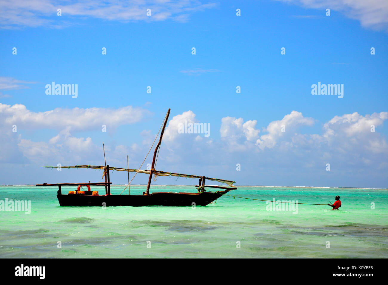Zanzibar est un paradis de l'océan Indien que la plupart des gens peuvent se permettre de visiter pour paresseux vacances sur les plages chaudes. Banque D'Images