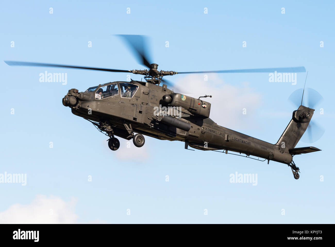 Un Boeing AH-64 Apache Hélicoptère de combat de la Force aérienne néerlandaise au Gilze-Rijen Base Aérienne. Banque D'Images