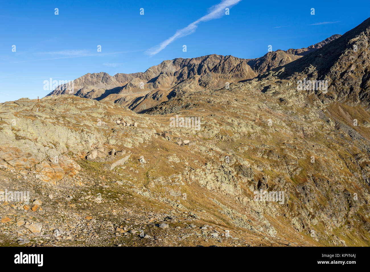 Haute Route alpine Timmelsjoch paysage. Montagnes et sommets couverts de glaciers et de neige, l'environnement naturel. Randonnées dans le Passo del Rombo. Ötztal Banque D'Images