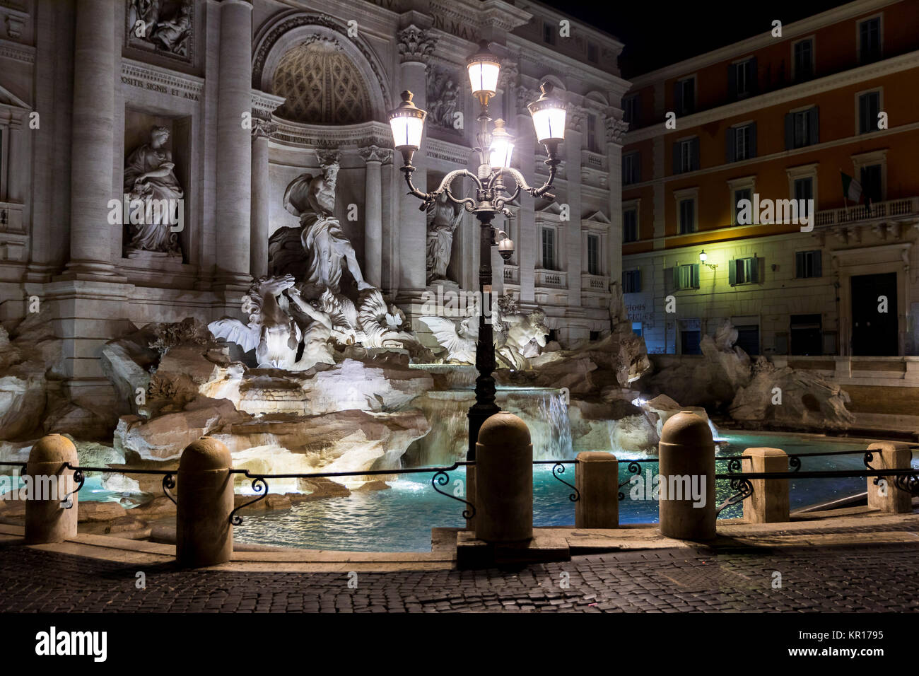 Fontana di Trevi à Rome Italie nuit Banque D'Images