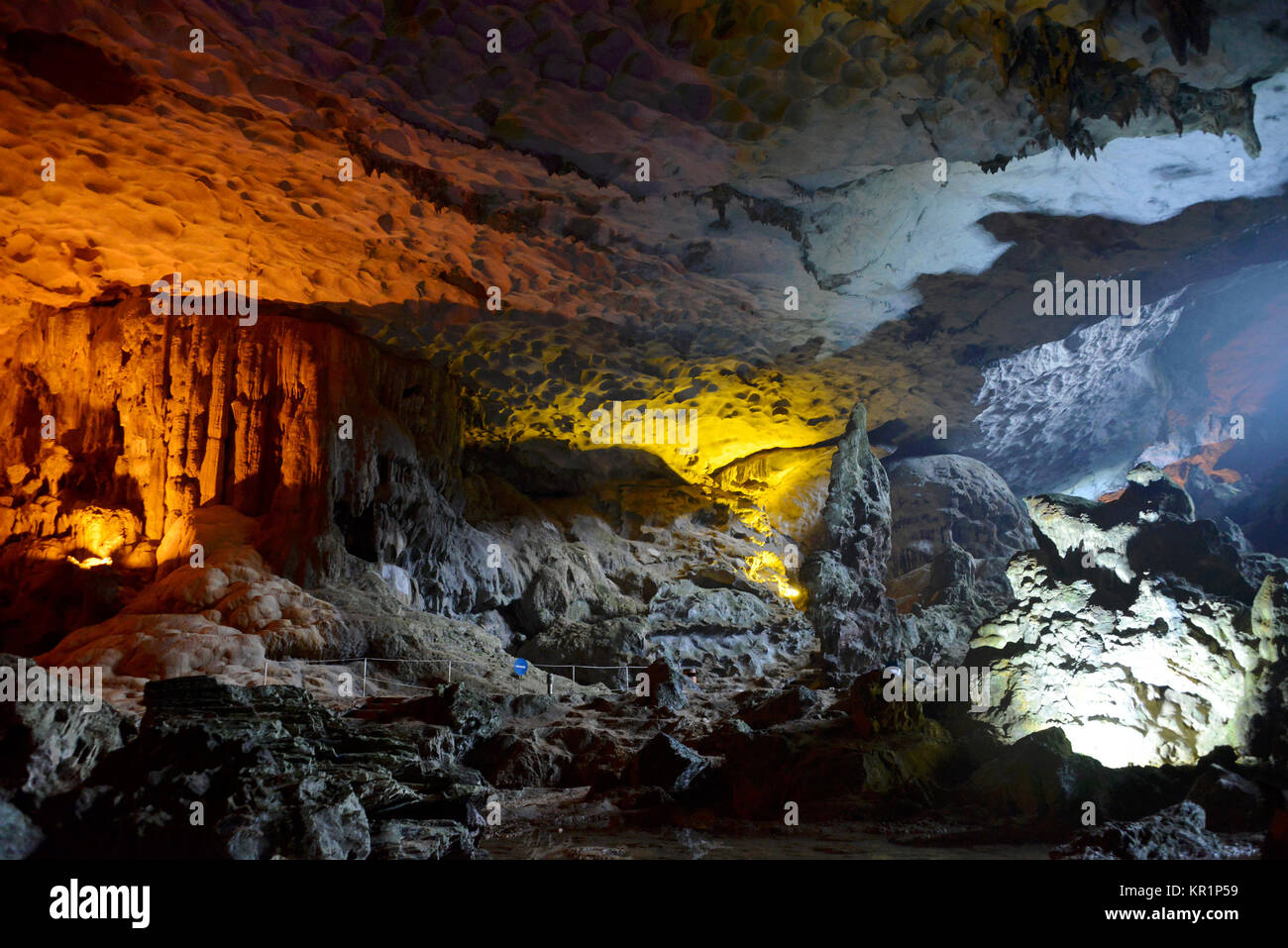 Pente la caverne Sung Sot, Halong Bay, Vietnam, Hang Sung Sot Hoehle, Halong-Bucht Banque D'Images