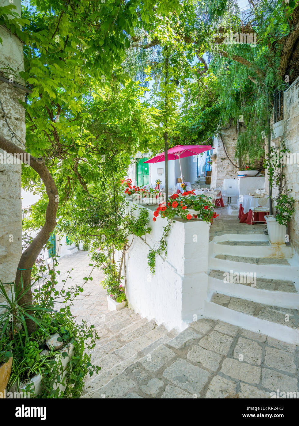 Scenic vue d'été à Ostuni, Pouilles, Italie. Banque D'Images