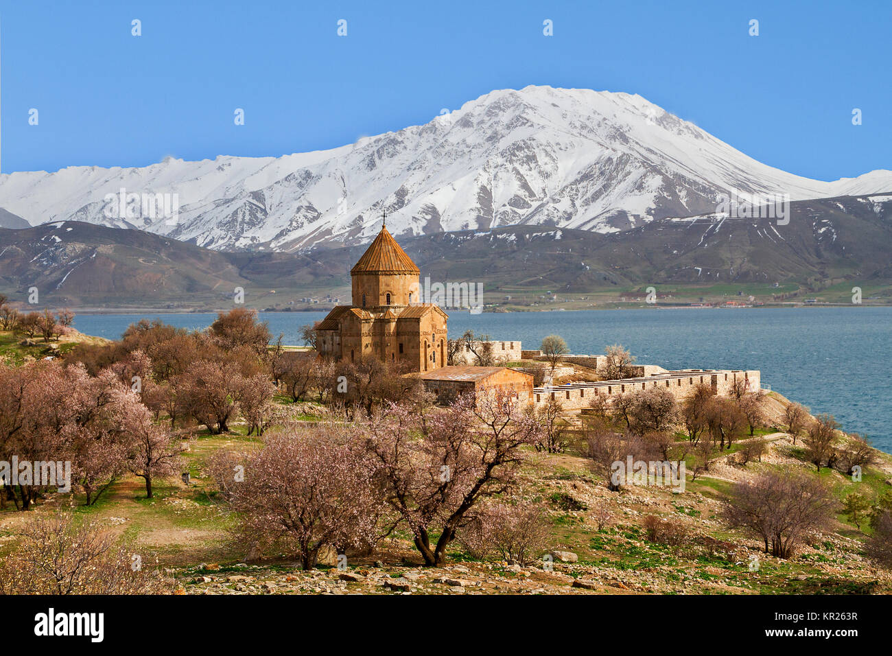 L'Arménien église dédiée à la Sainte Croix, sur l'île Akdamar, Lac de Van, en Turquie. Banque D'Images