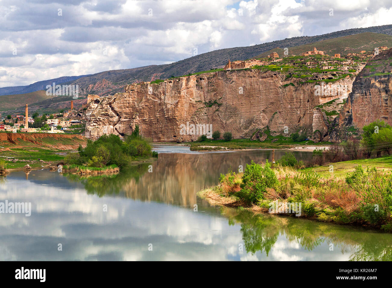 Ancienne ville de Hasankeyf en Turquie. La ville passe sous l'eau du réservoir d'un barrage en construction sur le Tigre. Banque D'Images