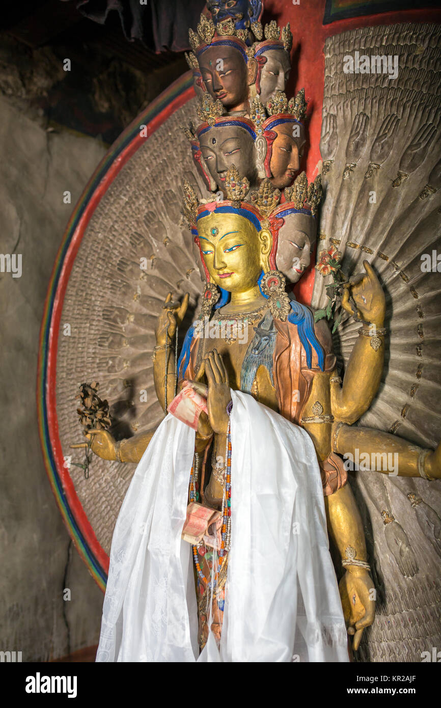 Belle statue en dieu Tsemo Maitreya, Temple Leh, Jammu-et-Cachemire, l'Inde Banque D'Images