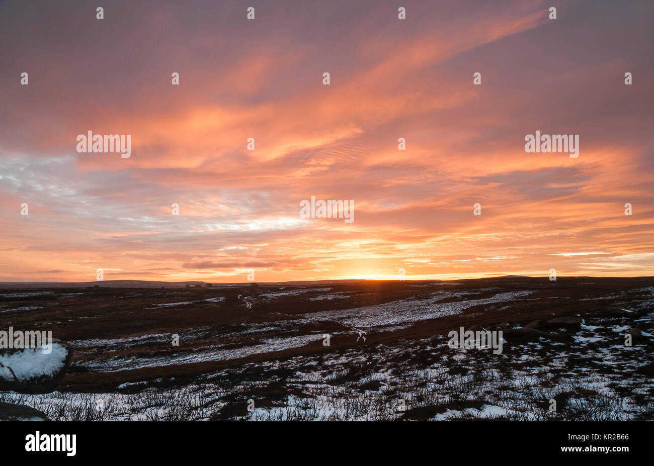 Coucher de soleil sur la haute falaise Nidderdale, North Yorkshire, Angleterre. Décembre 2017 Banque D'Images