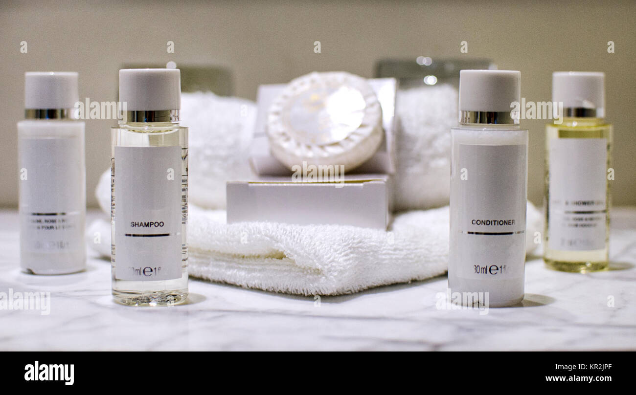 Soap shampoo conditioner lotion hotel Banque de photographies et d'images à  haute résolution - Alamy