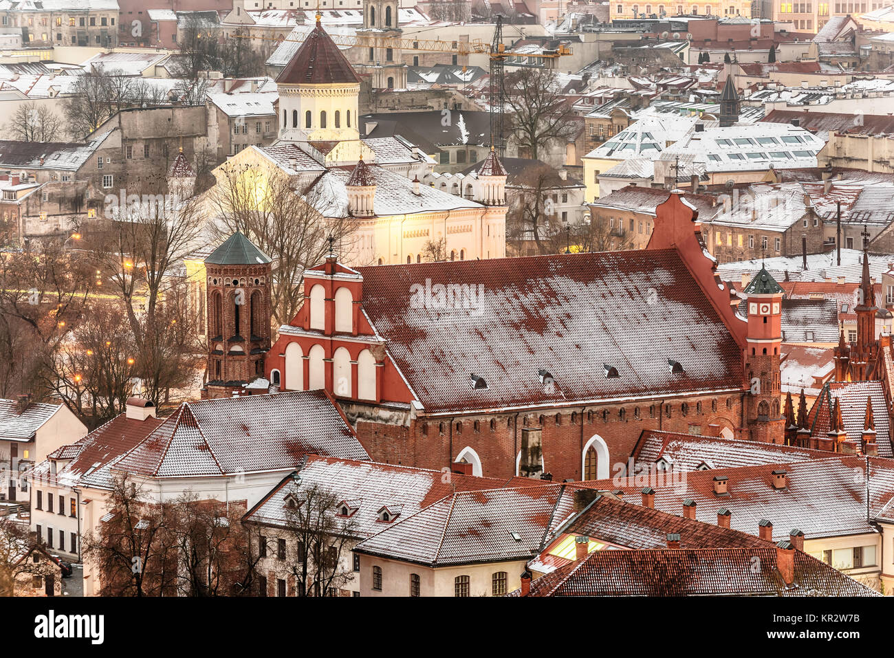 Vilnius, Lituanie : Vue aérienne de la vieille ville en hiver Banque D'Images