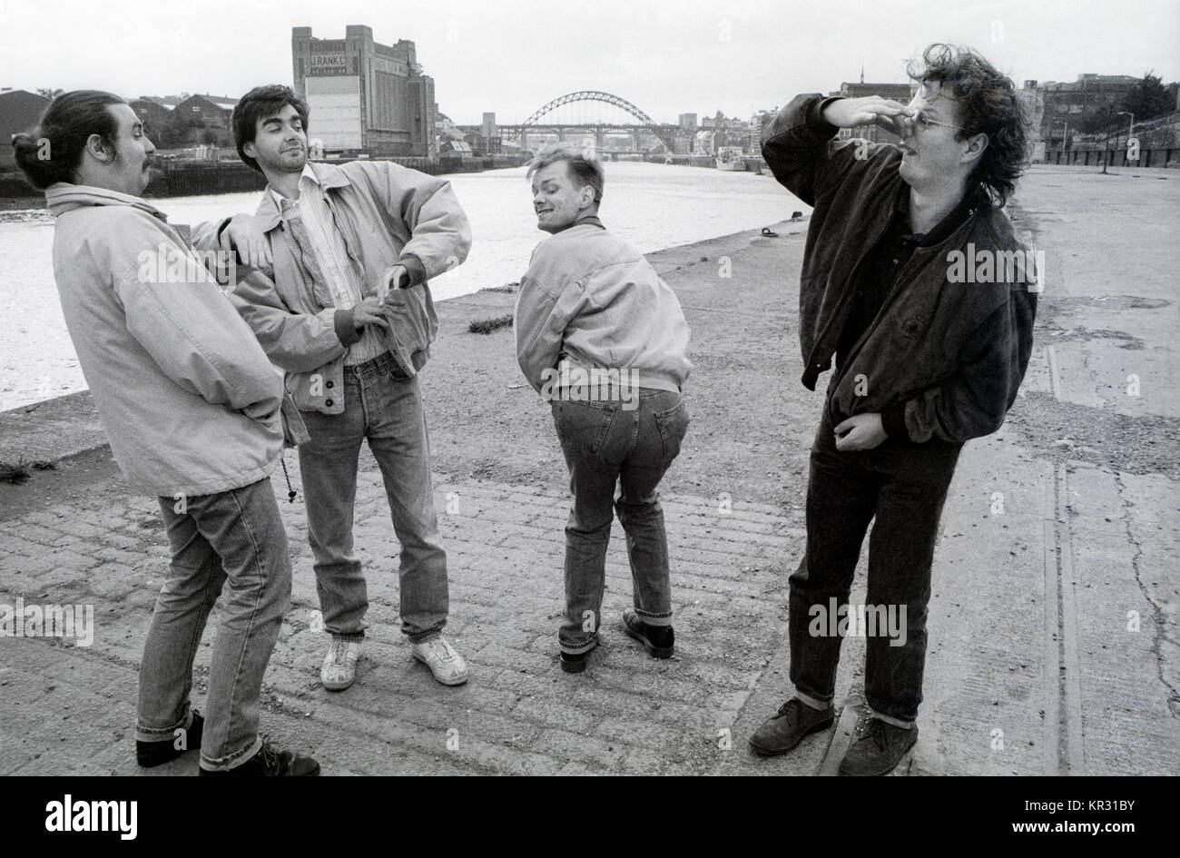 Viz comic créateurs Chris Donald Graham, Dury, Thorp et Simon Simon Donald, photographié en décembre 1989 Banque D'Images