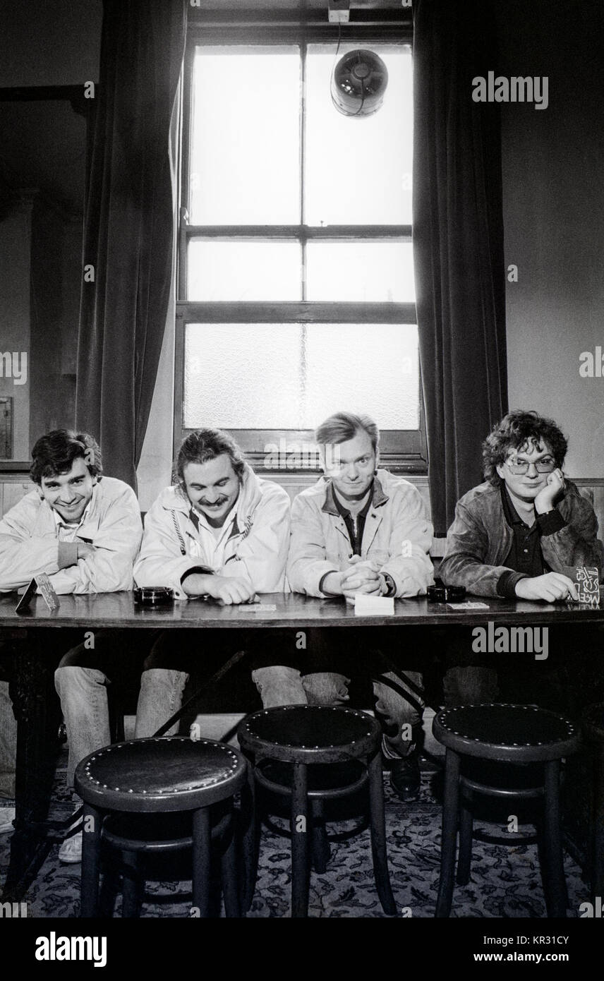 Viz comic créateurs Chris Donald Graham, Dury, Thorp et Simon Simon Donald, photographié en décembre 1989 Banque D'Images