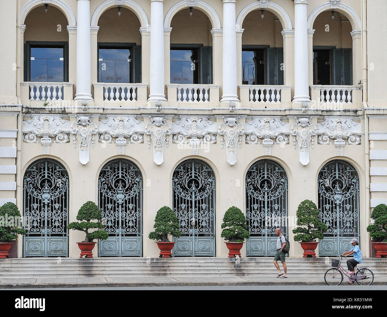 Façade de l'Hôtel de Ville d'Ho Chi Minh à Ho Chi Minh Ville. Construit en style colonial français c'était connu comme hôtel de ville. Banque D'Images