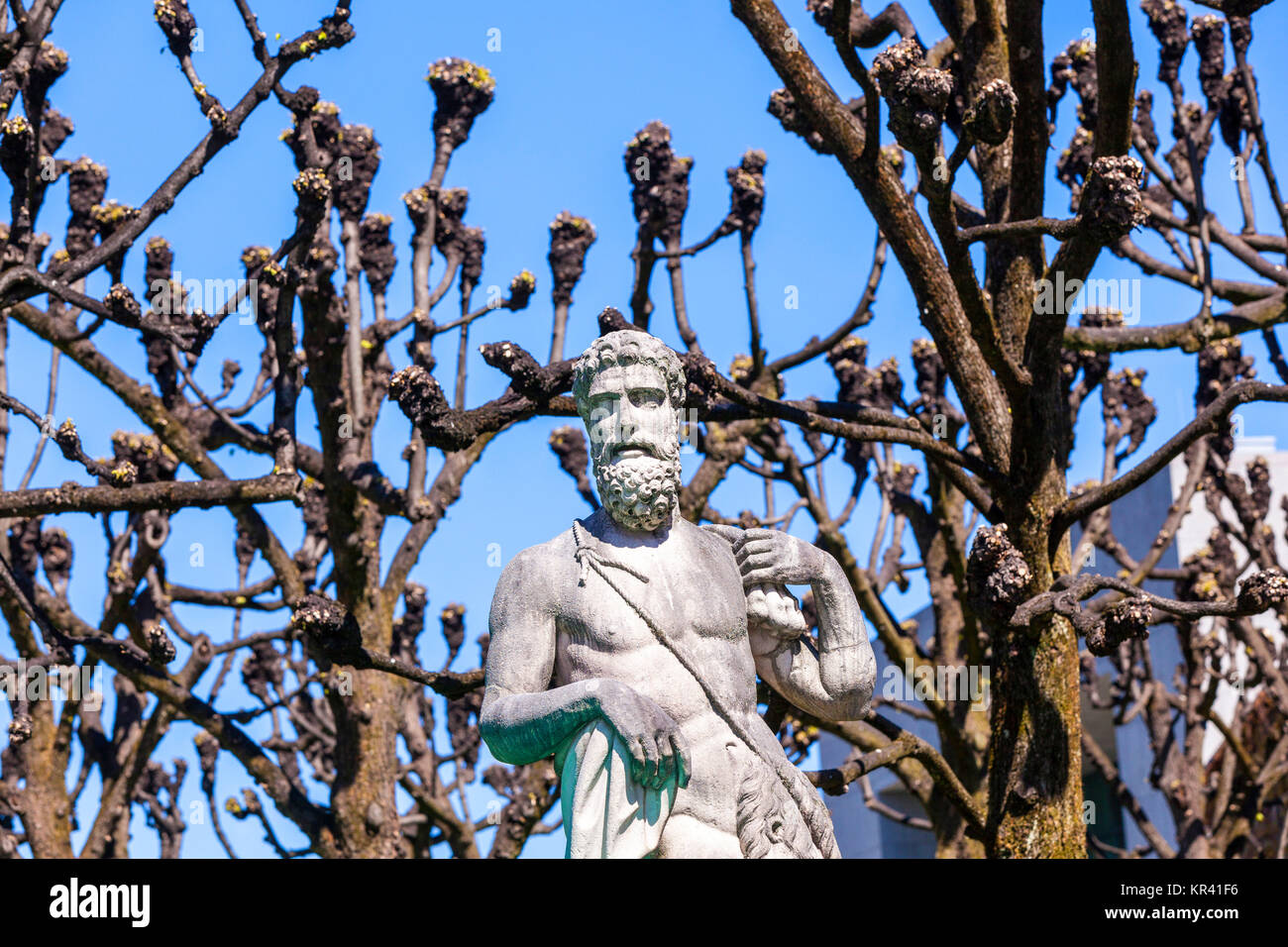 Des statues grecques dans les jardins de Mirabell à Salzbourg Banque D'Images