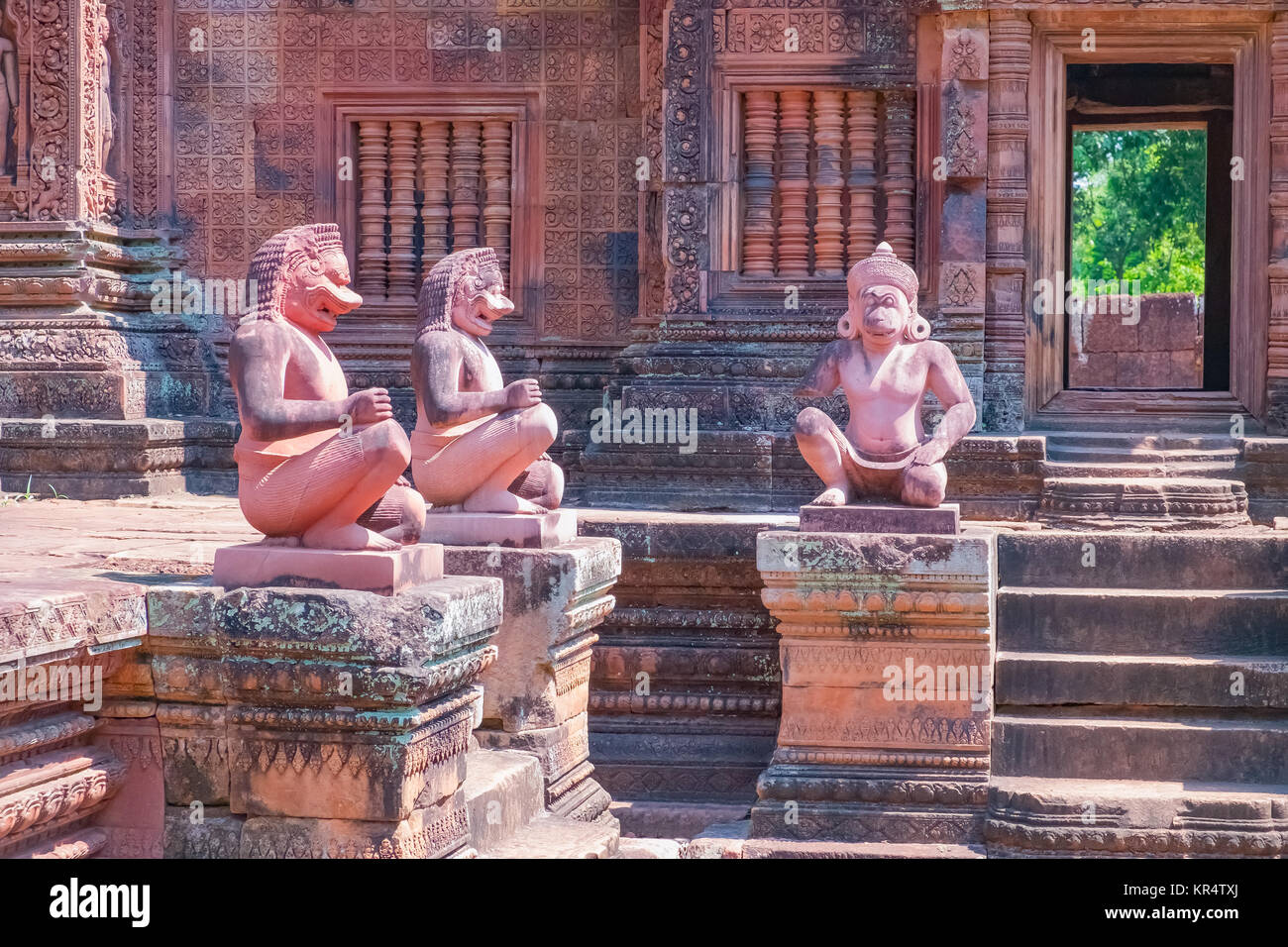 Statues en pierre ancienne à Angkor Wat, au Cambodge Banque D'Images