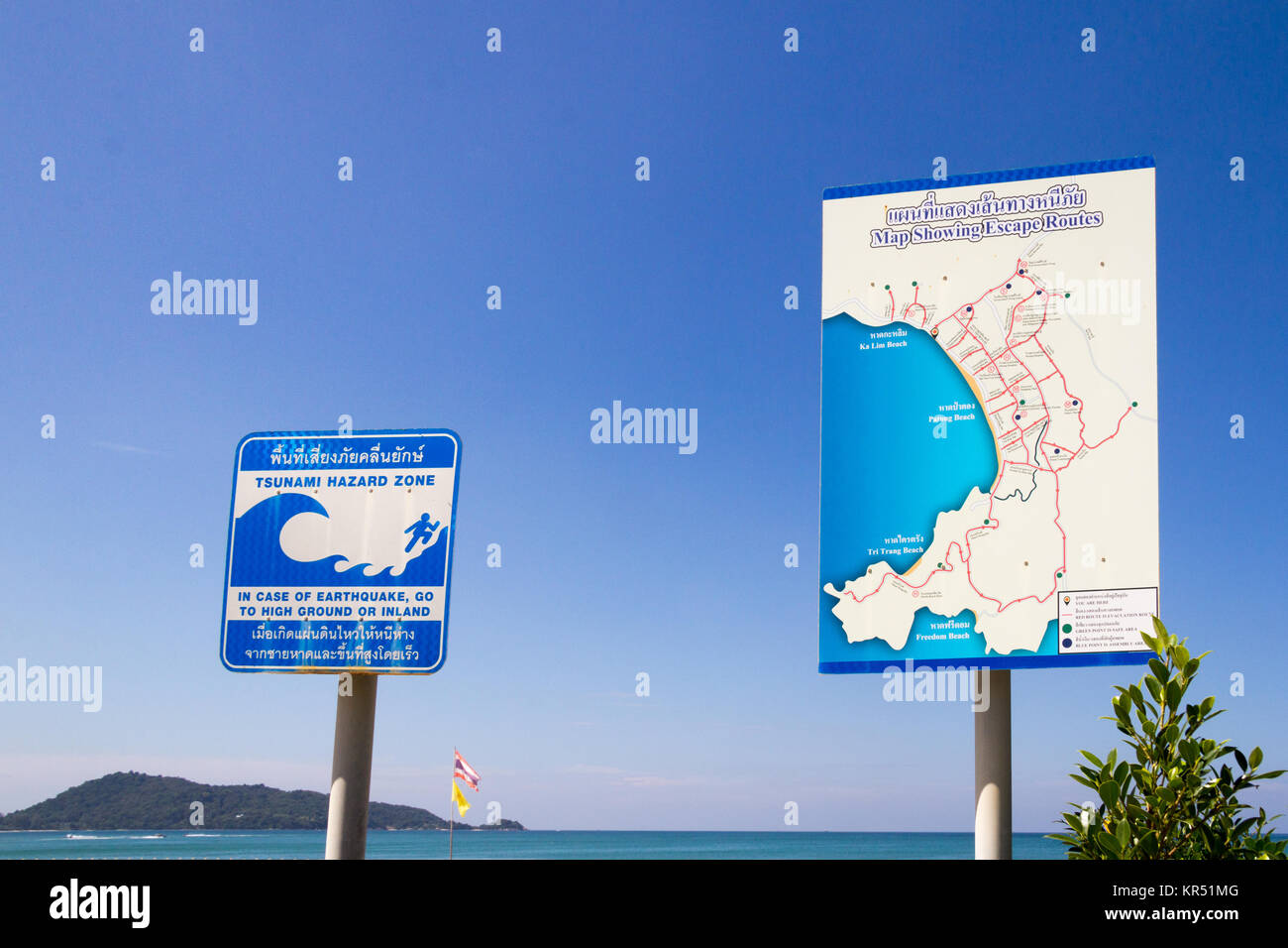 Zone de danger de tsunami et signer la carte des voies d'évacuation, Patong Beach, Phuket, Thailand Banque D'Images