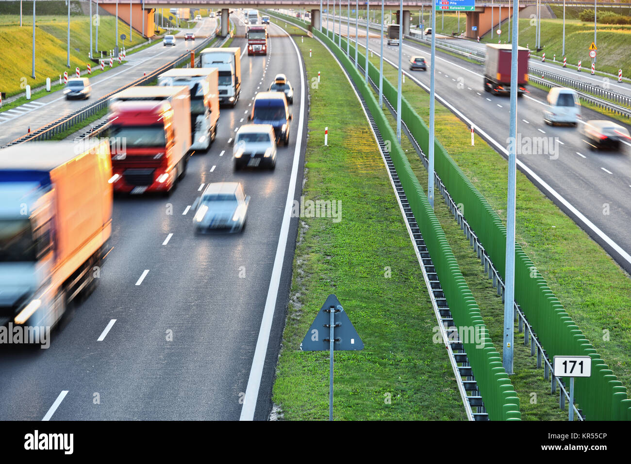 Quatre voies à l'accès à l'autoroute en Pologne Banque D'Images