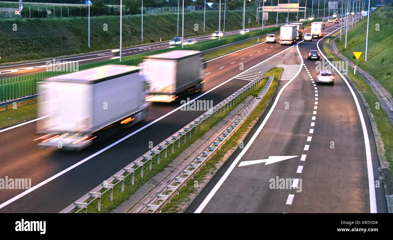 Quatre voies à l'accès à l'autoroute en Pologne Banque D'Images