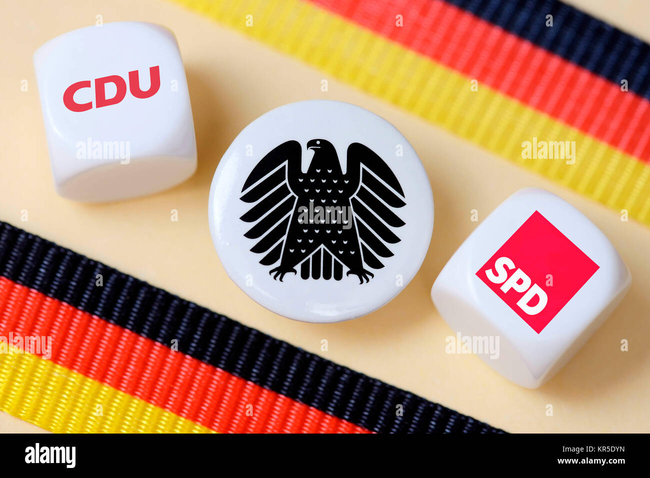 Cube avec le logo de CDU et SPD, photo symbolique pour la grande coalition, Würfel mit dem von Logo und CDU SPD, Symbolfoto für die Große Koalition Banque D'Images