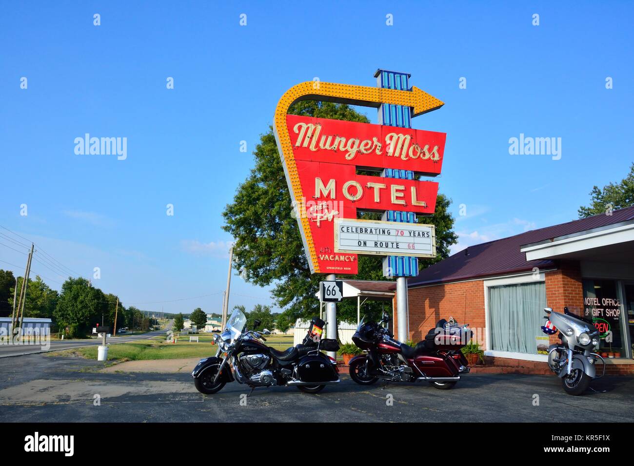 Liban, Missouri, USA - 18 juillet 2017 : Munger Moss Motel et vintage en néon sur l'historique Route 66 au Missouri. Banque D'Images
