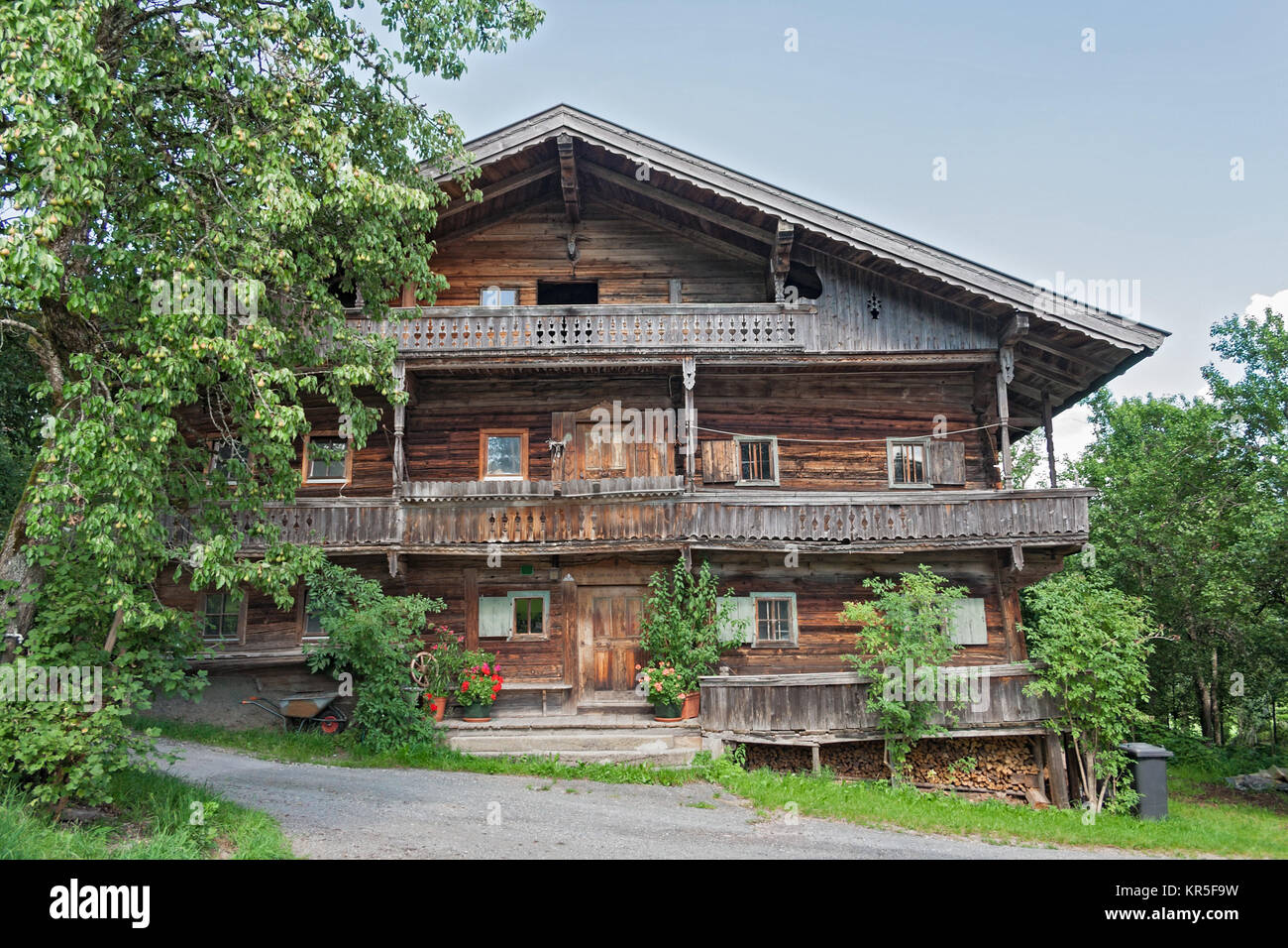 Ancienne ferme dans la région Wilder Kaiser, Tirol, Autriche Banque D'Images Ancienne ferme dans la région Wilder Kaiser, Tirol, Autriche Banque D'Images