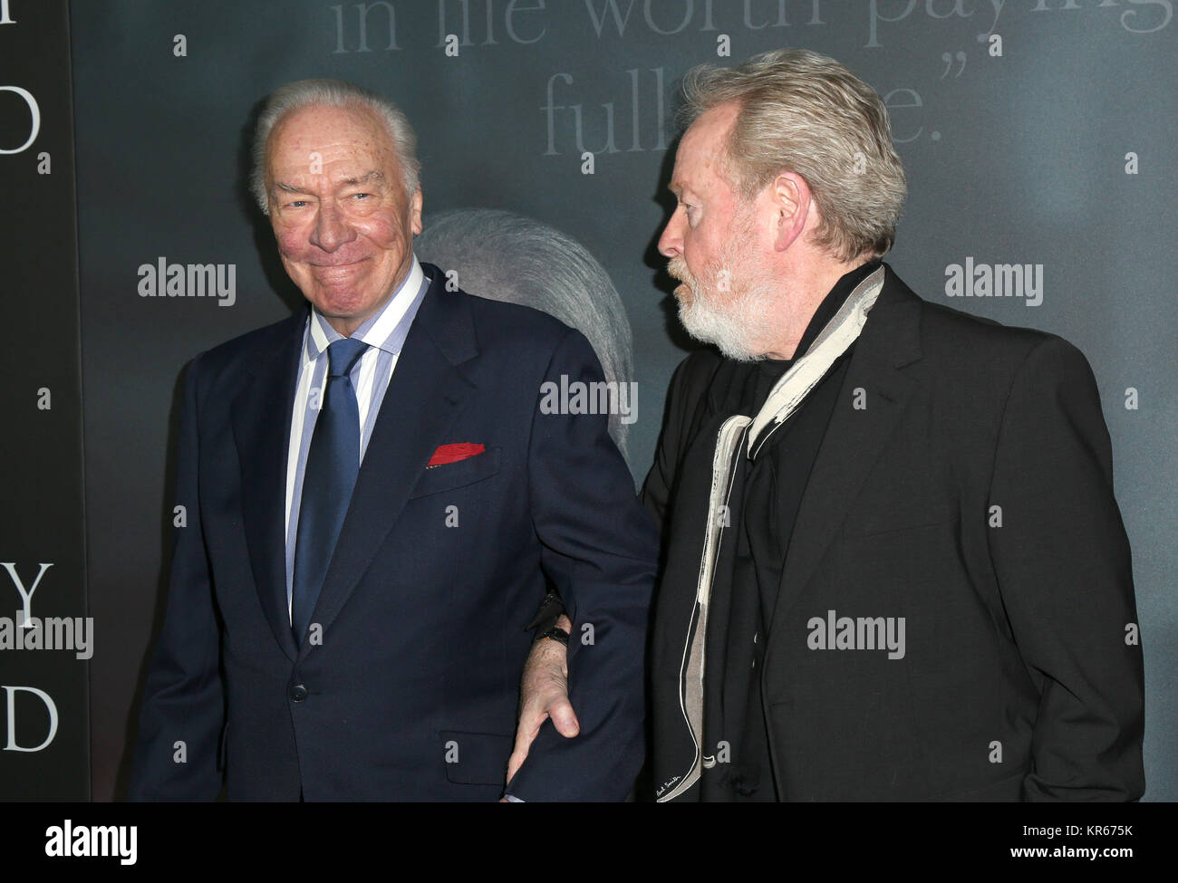 Los Angeles, Ca. Dec 18, 2017. Christopher Plummer, Ridley Scott, pour Premiere de Sony Pictures Entertainment's 'tout l'argent dans le monde" au Samuel Goldwyn Theatre, à Los Angeles, Californie le 18 décembre 2017. Credit : Faye Sadou/media/Alamy Punch Live News Banque D'Images