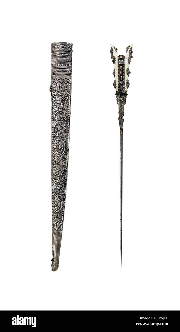 Petite épée antique sur un fond blanc. Banque D'Images