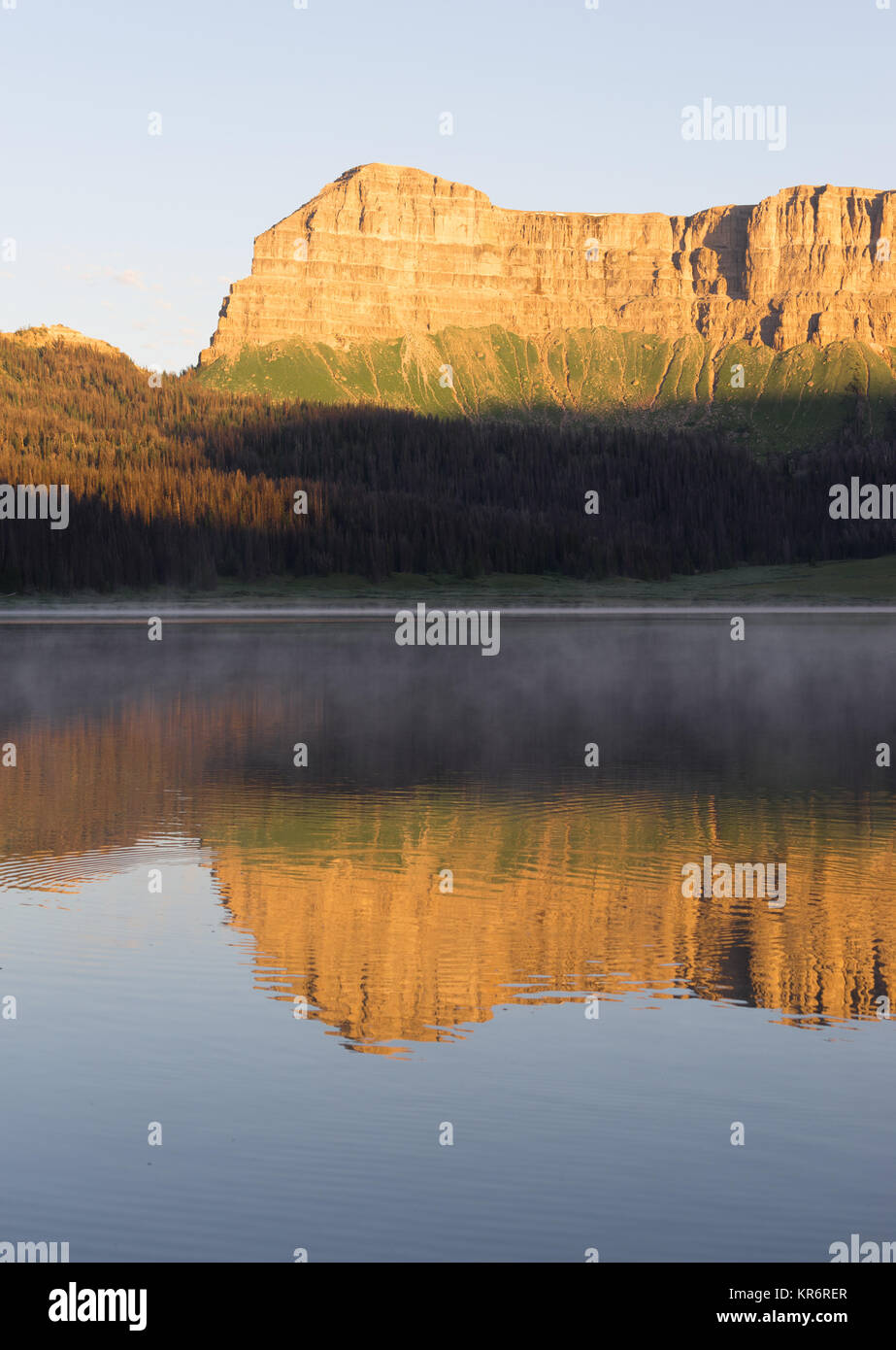 Brooks Lake Montagnes Falaises de brèche de la forêt nationale de Shoshone Wyoming Banque D'Images