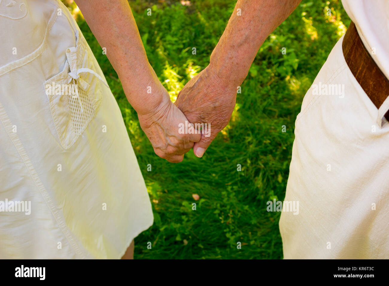 L Analyse Du Concept De L Amitie Et L Amour Entre Vieux Homme Femme Photo Stock Alamy