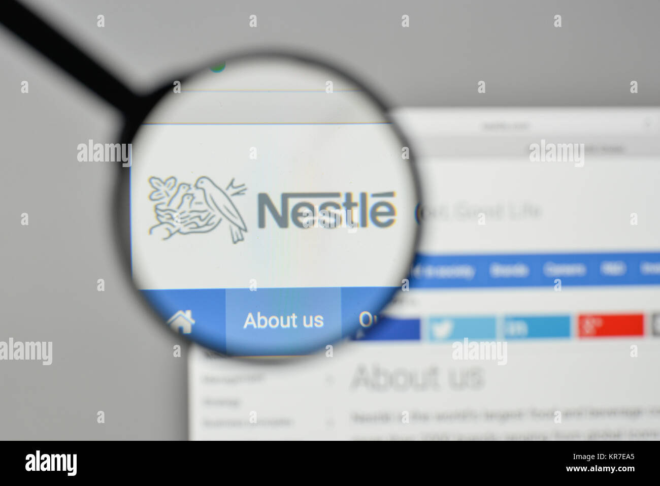 Milan, Italie - 1 novembre, 2017 : Nestle logo sur la page d'accueil du site. Banque D'Images