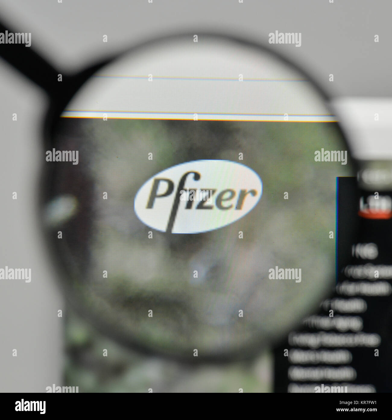 Milan, Italie - 1 novembre, 2017 : Pfizer logo sur la page d'accueil du site. Banque D'Images
