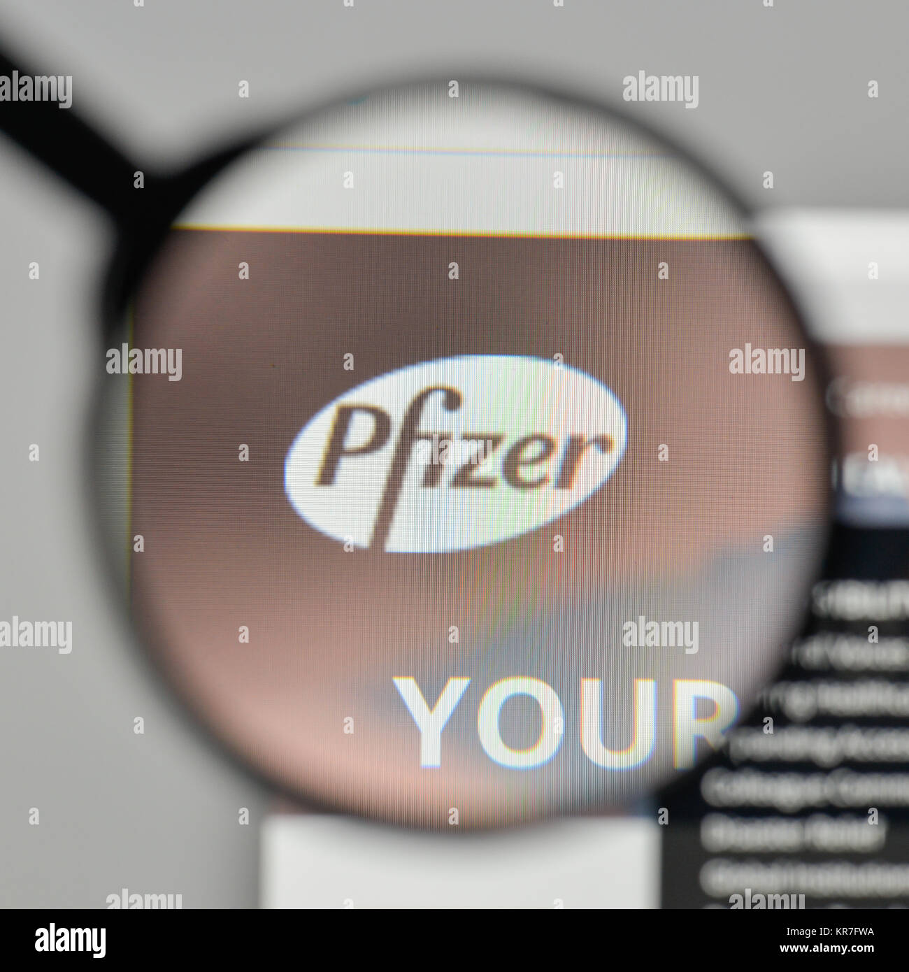 Milan, Italie - 1 novembre, 2017 : Pfizer logo sur la page d'accueil du site. Banque D'Images