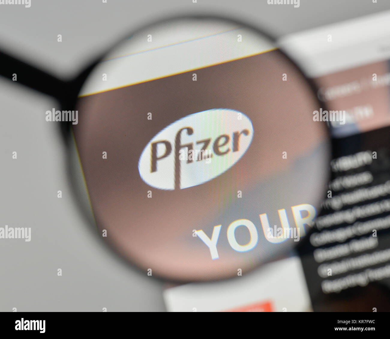 Milan, Italie - 1 novembre, 2017 : Pfizer logo sur la page d'accueil du site. Banque D'Images